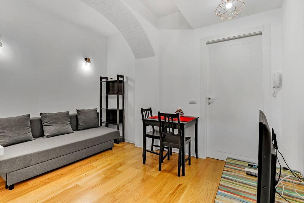 Alessia'S Flat - San Luigi Apartment Milan Luaran gambar